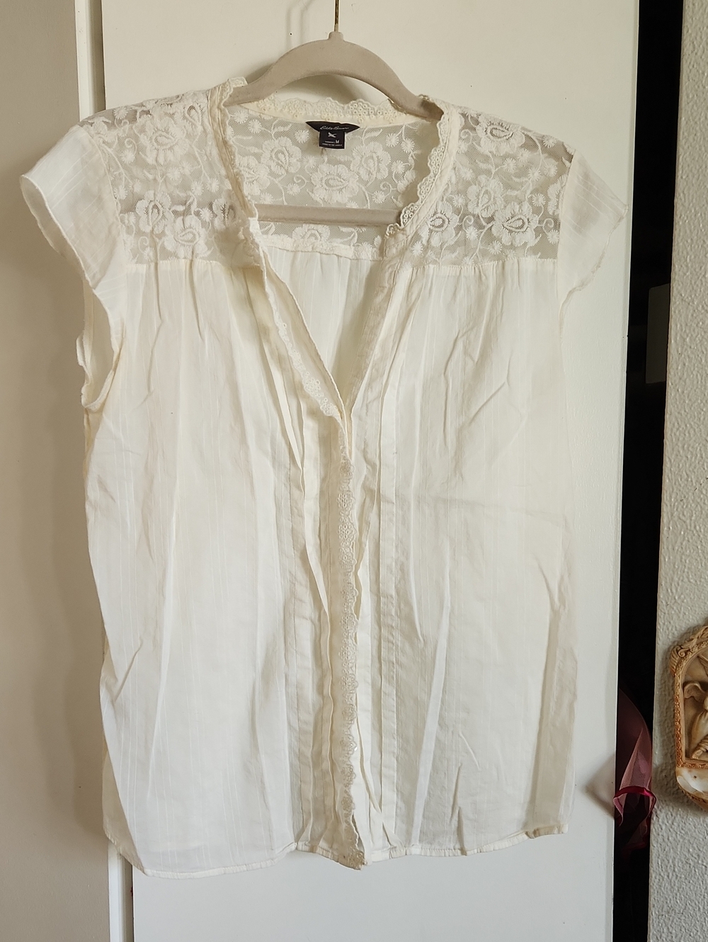 Eddie Bauer Sleeveless Lace  Blouse  in Soft Cream Sz M